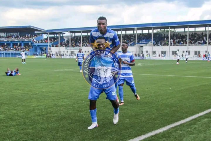 Euromatch-NPFL-Ukaegbu-aplaude-la-victoria-en-casa-del-Enyimba.jpg