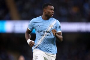 Guehi-del-Manchester-City-cuestiona-el-impacto-de-arrodillarse-en.jpg