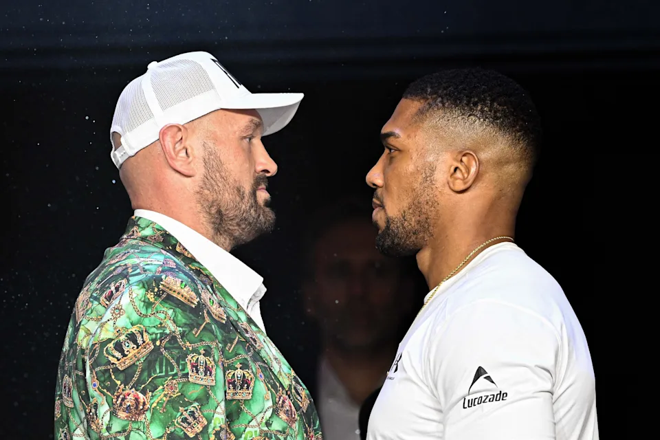 Anthony-Joshua-recluta-al-tio-de-Tyson-Fury-Peter-Fury.webp