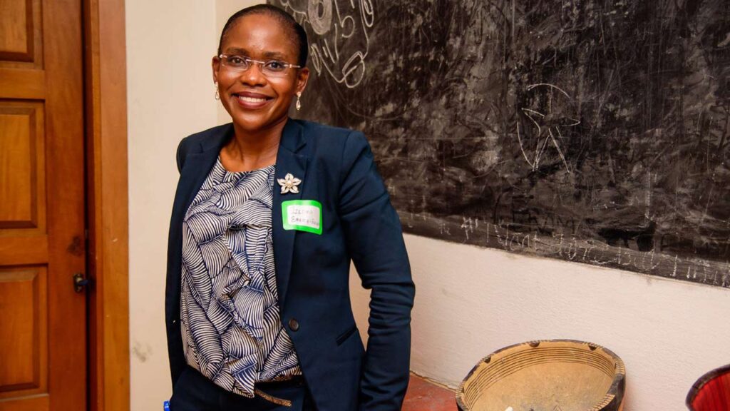 Ijeoma-Emezie-Ezigbo-se-convierte-en-subdirectora-del-Grupo-VFD.jpg