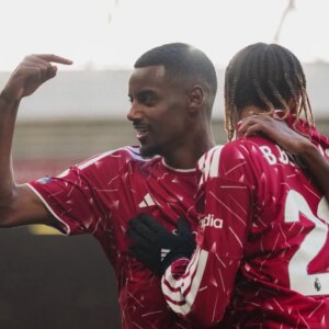 Isak-amplia-racha-de-victorias-y-el-Liverpool-derrota-al.jpg