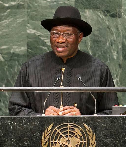 Jonathan-advierte-a-los-politicos-que-antepongan-a-Nigeria-a.jpg