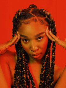 Khosi-Ngema-lanza-el-podcast-Speak-Heal-para-abordar.jpg