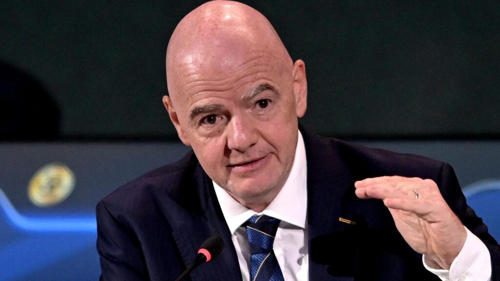 La-Federacion-Suiza-retira-su-apoyo-a-Infantino-antes-de.jpg