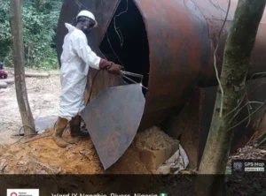 La-Marina-descubre-una-refineria-ilegal-de-40000-litros-en.webp