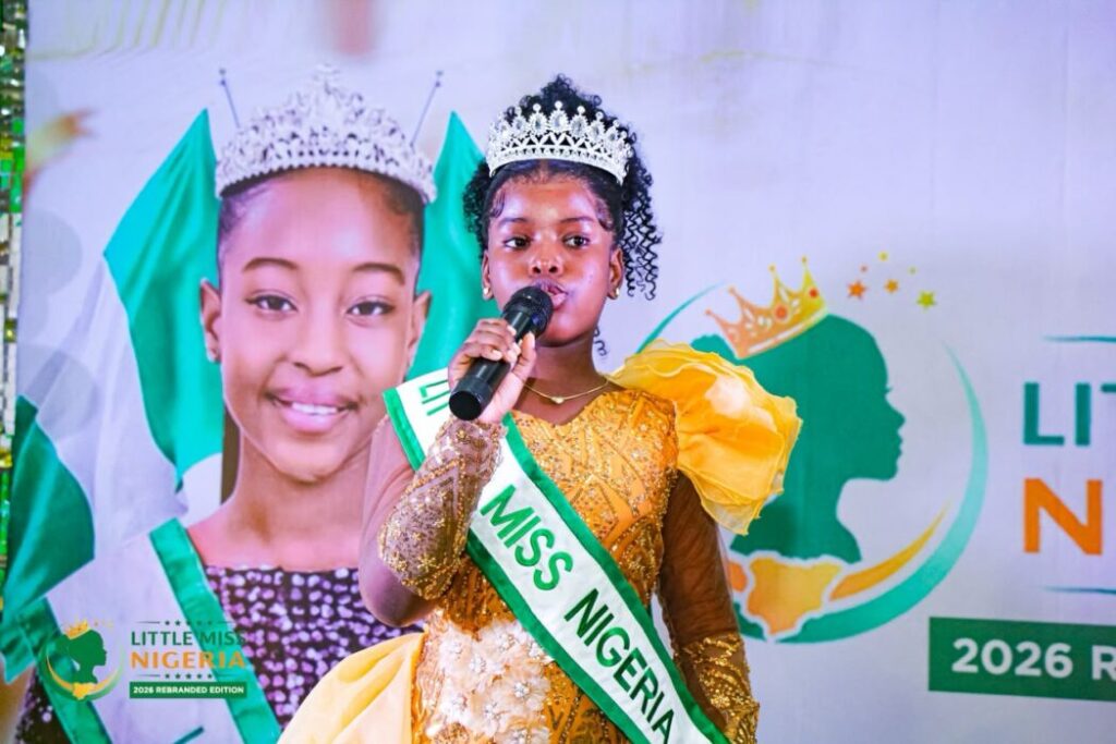 La-reina-Aisha-Salau-Audu-emerge-como-Little-Miss-Nigeria.jpg
