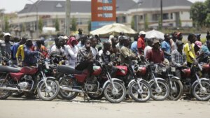 Los-motociclistas-comerciales-en-Ikom-se-embarcan-en-oraciones-y.jpg