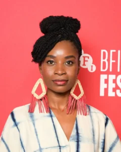 Mi-padre-vio-actuar-como-prostitucion-–-Uzoamaka-el-poder.webp