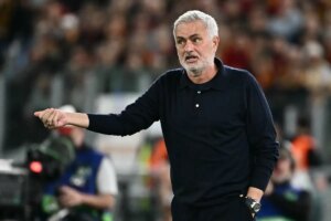 Mourinho-critica-el-momento-vergonzoso-de-la-suspension-de-Vinicius.jpg