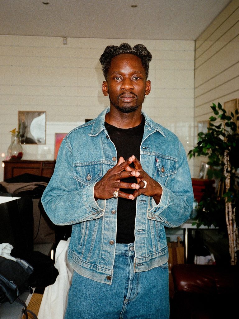Mr Eazi Biografía, Edad, Esposa, Nombre real, Canciones, Valor neto 1 Nombre real del Sr. Eazi