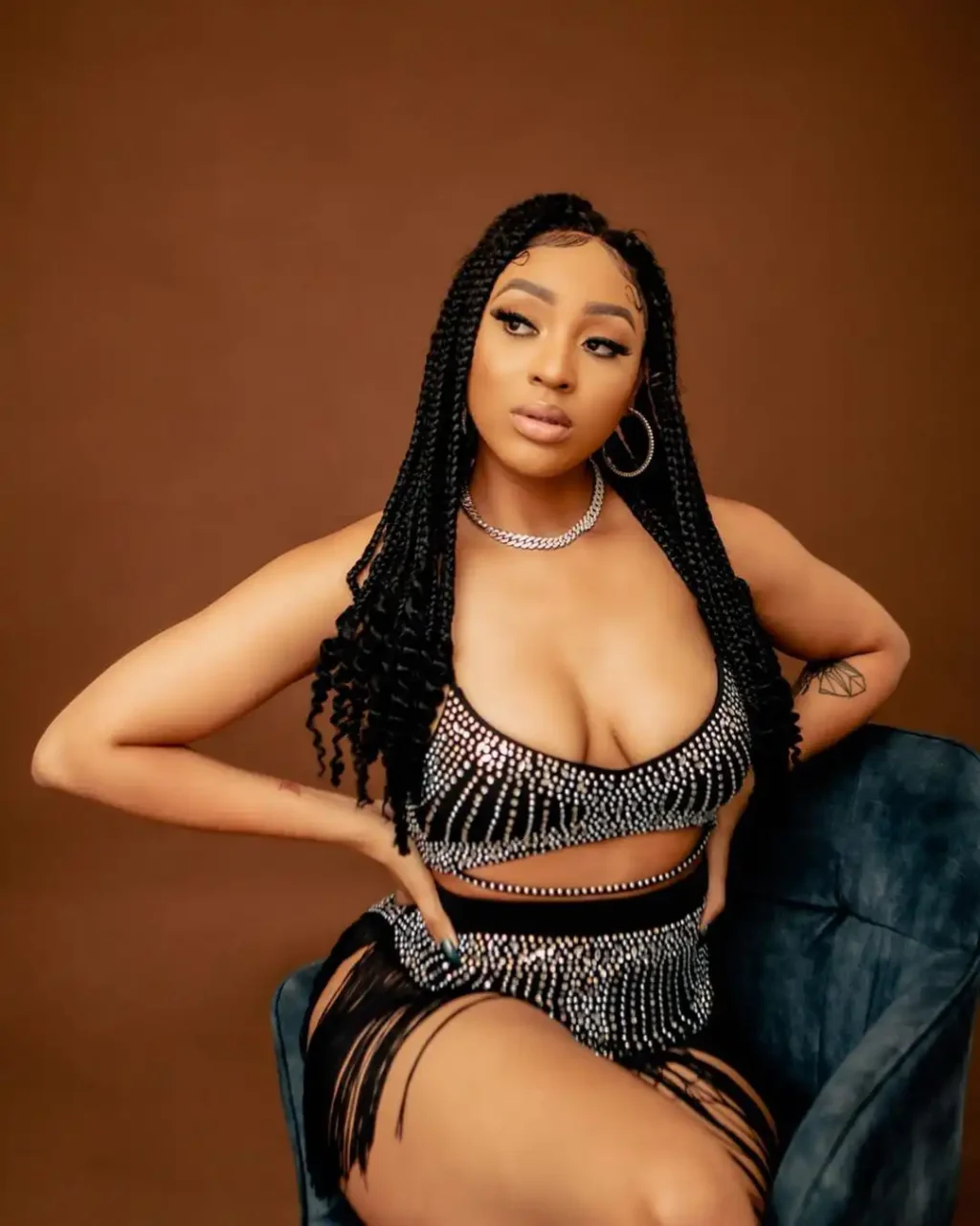 Nadia-Nakai-advierte-que-los-amigos-pueden-orquestar-la-caida.webp