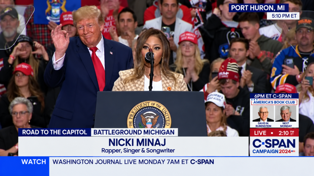 Nicki-Minaj-se-une-a-Trump-en-el-escenario-en.png