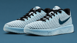 Nike-LeBron-Witness-10-Bronny-James-lleva-el-estilo-azul.png