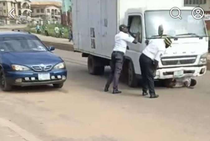 Oficial-de-inspeccion-de-vehiculos-aplastado-por-un-camion-en.jpg