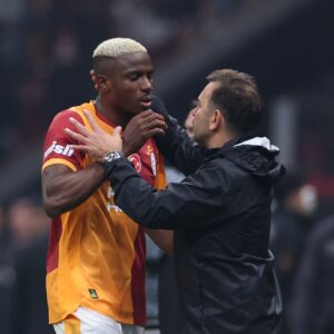 Osimhen-dedica-la-victoria-del-Galatasaray-sobre-el-Fenerbahce-al.jpg