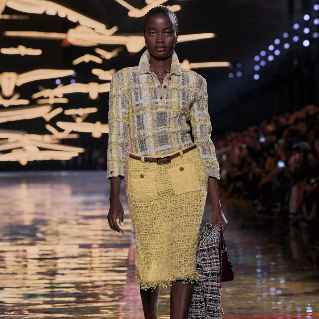 Rachel-Ojuromi-hace-su-debut-en-la-pasarela-de-Chanel.jpg