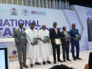 Taiwo-Oyedele-impulsa-la-cotizacion-de-NNPCL-y-NLNG-para.webp