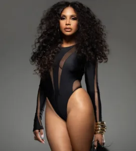 Toni-Braxton-cumple-59-anos-con-una-foto-de-cumpleanos.webp