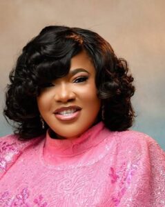 Toyin-Abraham-enfrenta-una-reaccion-violenta-por-una-conversacion-filtrada.jpg