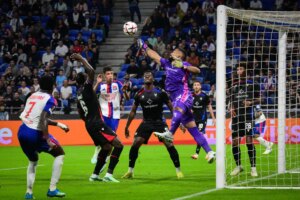 UEL-Lyon-derrota-al-Crystal-Palace-3-2-Sunderland-lo-deja.jpg