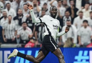 UEL-Ndidi-da-en-el-blanco-y-el-Besiktas-empata.jpeg