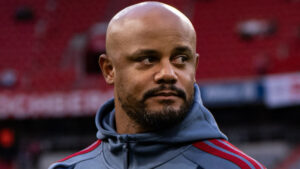Vincent-Kompany-entrenador-del-Bayern-Munich-hospitalizado-tras-desplomarse-en.jpg