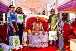 Festival-Ofala-Igwe-Achebe-aplaude-la-duradera-asociacion-cultural-de.jpeg