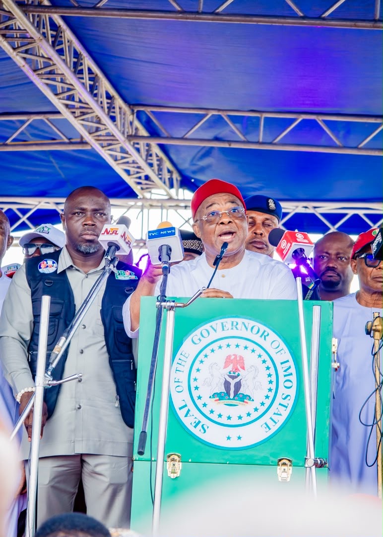 Tompolo lleva el movimiento puerta a puerta de PBAT a Owerri y despliega 30 vehículos de campaña mientras Uzodimma apoya la candidatura de Tinubu para 2027.