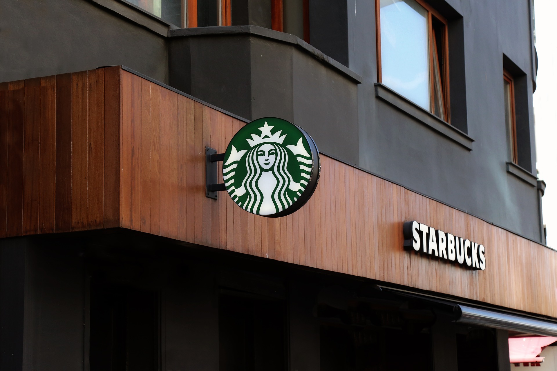 starbucks-comprar-chipotle-estilo-rave