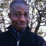 ‘¿Por qué los humanos necesitan a Dios para justificar un arma?’ – Ifowodo habla después de ganar un premio de 100.000 dólares